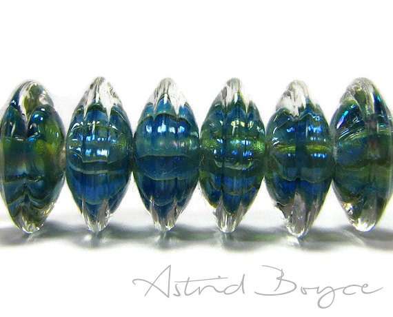 Vibration lampwork Bead Set Saucer Disk Bead Artisan Silver Glass Blue Green Reactive Glass Encased in Clear Crystal Glass Vibration Raising