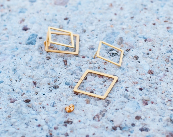 2 Dimensional Square gold-plated bronze earrings Geometrical ear jackets easy to wear Minimal Elegant formal informal available in silver