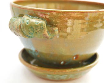 Ceramic berry colander, Green, Pottery Colander, Petit Colander, Berry Colander, Strainer, Bowl, Ceramic Strainer, Colander