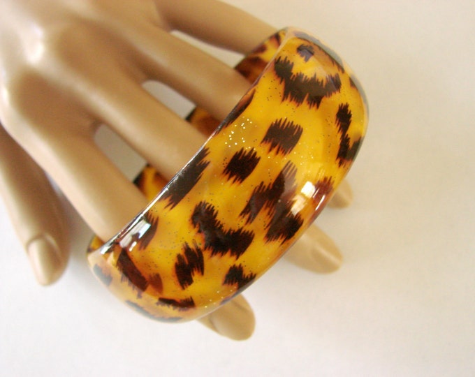 Wide Vintage Acrylic Resin Lucite Animal Print Bangle Bracelet Jewelry Jewellery