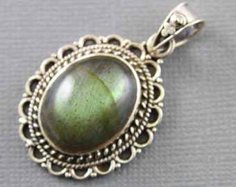 Blue Labradorite Pendant, 925 sterling silver pendant, Silver Pendant, Pendant for Necklace, Blue Labradorite, Artisan Pendant, (SP-7030)