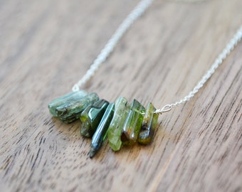 blue-green tourmaline necklace /// raw tourmaline sticks /// delicate everyday jewelry - gemstone layering necklace