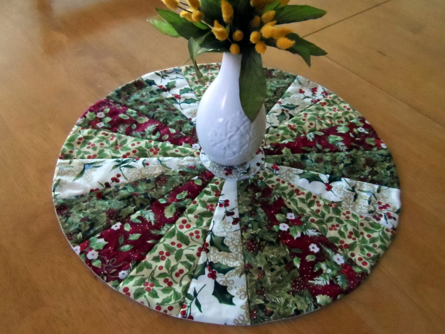 Round holiday table topper Christmas table topper Dresden