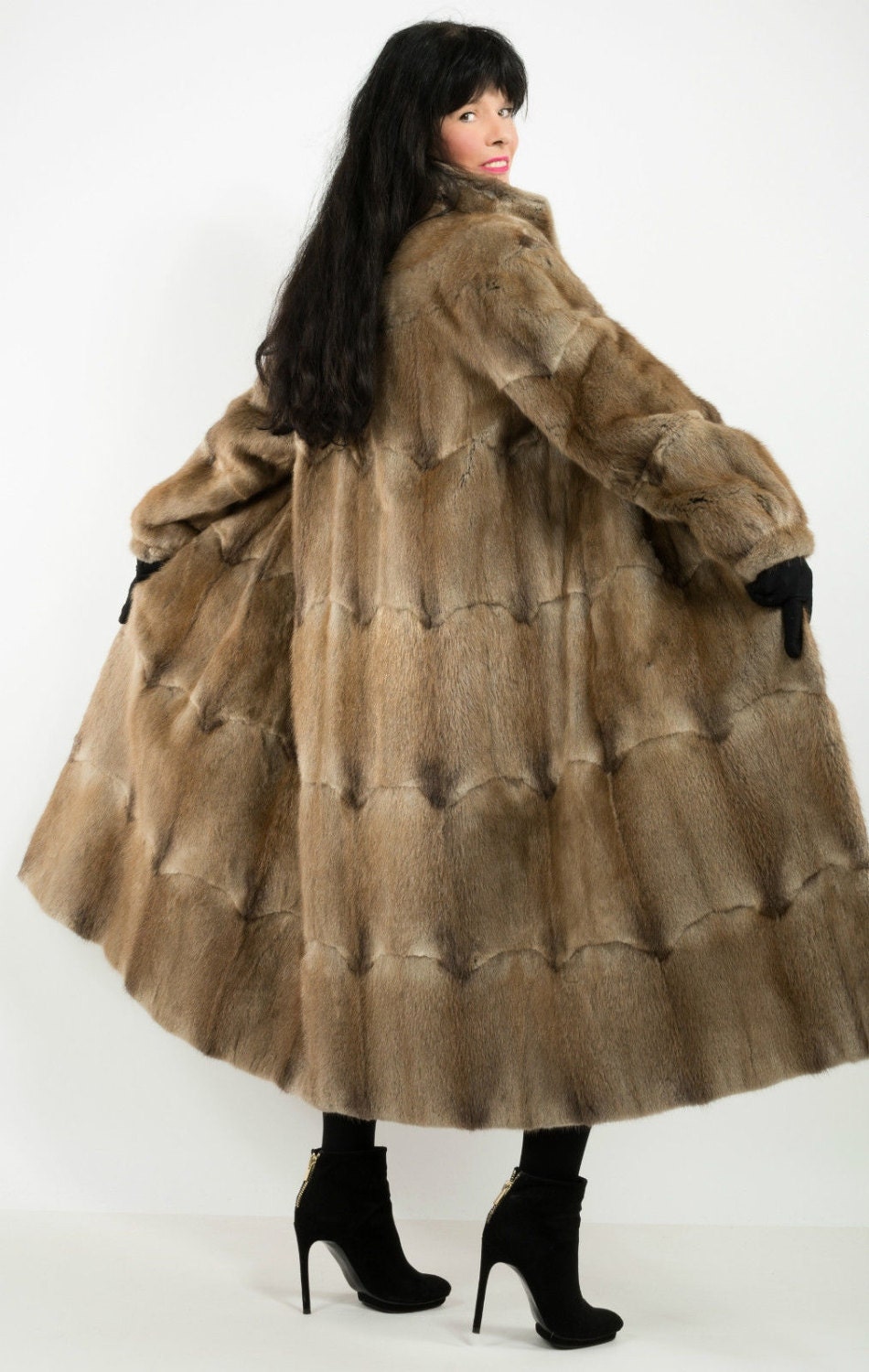 Clic Shiny Brown Musquash Muskrat River Mink Full Length Fur Zoom