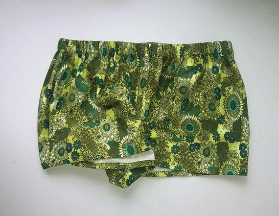 Recycled from top Size L/10 US Elastic cotton fabric shorts