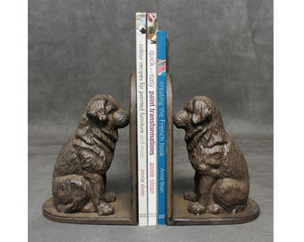 Pair of Cast Iron Dog Bookends. Old rustic heavy duty book ends sitting dog traditional vintage antique style door stop dog ornament large