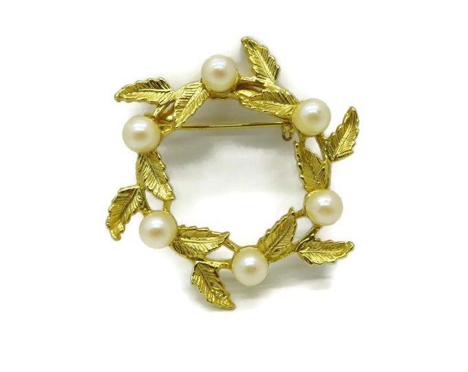 DuBarry Fifth Avenue (DFA) Circle Pin, Vintage Pearl Wreath Gold Tone Circle Brooch