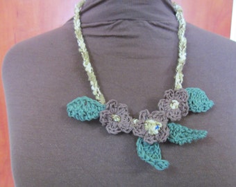 Handmade Crochet flower necklace Cream/brown