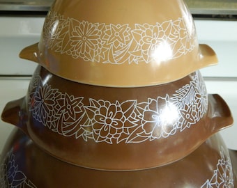 Woodland Brown Pyrex Cinderella mixing bowls 441/442/444