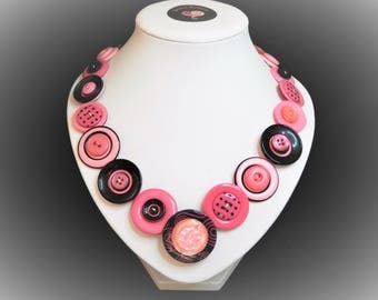 Button necklace - Hot Pink//beautiful buttons/gifts for her/button jewelry/Christmas gift/Mothers day/birthday present/OOAK
