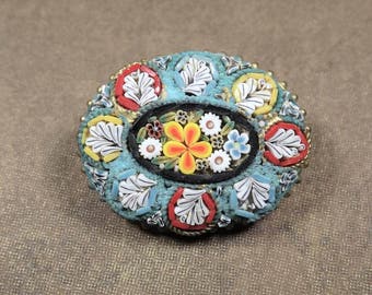 Broche Antique Italienne En Micro-mosaïque De Corail - Originale, Laiton Doré - Occasion