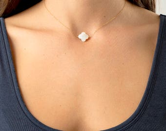Four Leaf Clover Necklace/Clover Shell Necklace/Mother of pearl clover Necklace/Shell Necklace/Paua Shell Clover Necklace