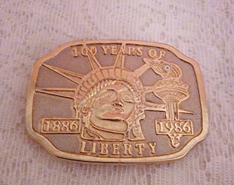 Hundred years of Liberty 1886-1986 belt buckle, Statue of the Liberty commemorative belt buckle, large men buckle.