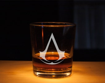 Assassin's Creed Glass, Rocks Assassin Creed Etched glass, Unique gift, Scotch glass, gift for dad, assassin glass