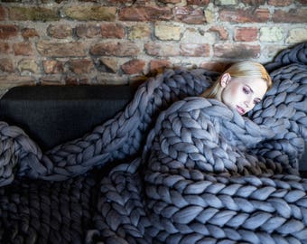 Chunky knit throw blanket, arm knitting from 100% merino wool giant yarn, extra warm chunky knit blanket, bedding