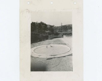 Vintage Snapshot Photo: Two Children in Wading Pool, 1941 (612530)