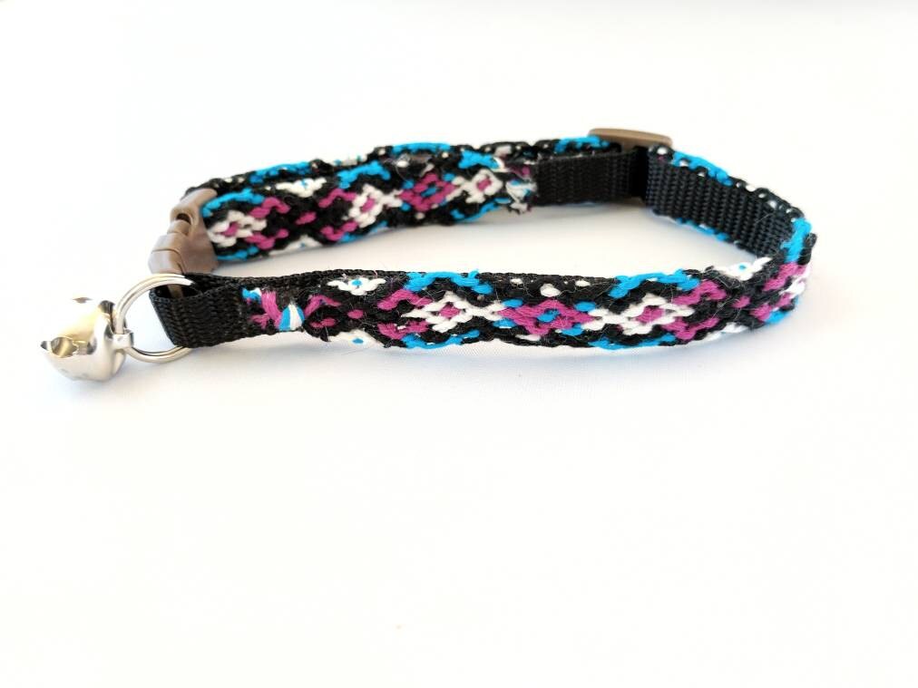 Friendship Bracelet Cat Collar Safety Breakaway Clasp Hand