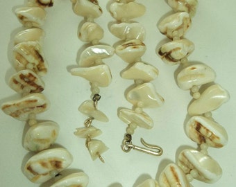 Rare MOP Mother of Pearl Shell, Hawaiian, CHUNKY Necklace 1940s JAPAN
