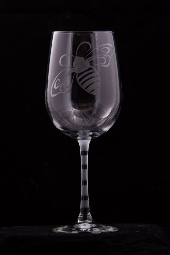 Honey Bee Etched Wine Glass