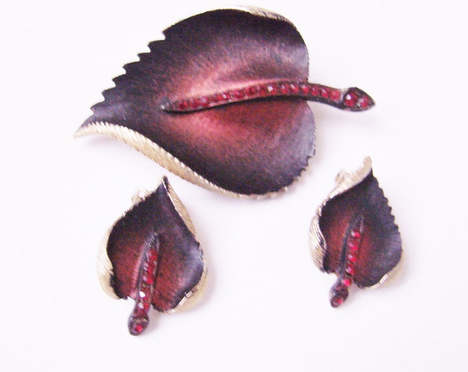 Vintage Leaf Enamel Rhinestone Demi Parure / Brooch / Clip Earrings / Red and Black Enamel / Red Rhinestones / Jewelry / Jewellery