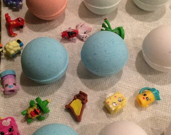 Kids Toy Fizzy 2.3oz bath bombs Pokemon Shopkins Water color change