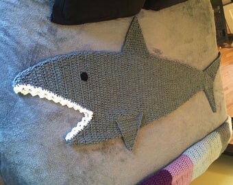 Circling Shark Pattern Print Blanket