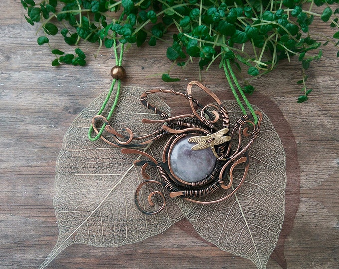 Rose quartz flower pendant with dragonfly, wire-wrappered necklace, floral style, Copper wire winding, Natural stone, Semi precious jewelry