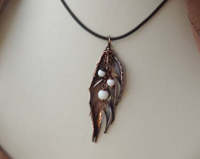 Real feather pendant, copper electroforming jewelry, white agate, metal feather, boho style, natural style, copper plated, unusual necklace