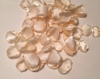 Ivory Satin Rose Petals/Flower Girl Petals/Ivory Petals/Aisle Petals/Wedding Rose Petals/Off White Petals/Scatter Petals