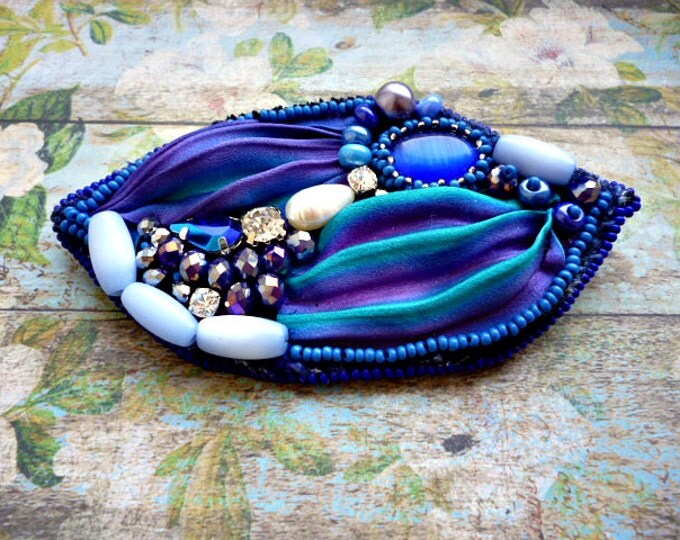Silk shibori brooch Bead embroidered Brooch Blue Purple Jewellery Cat's-eye Pearl Crystal Gift for her Beadwork Ooak seed beaded jewelry