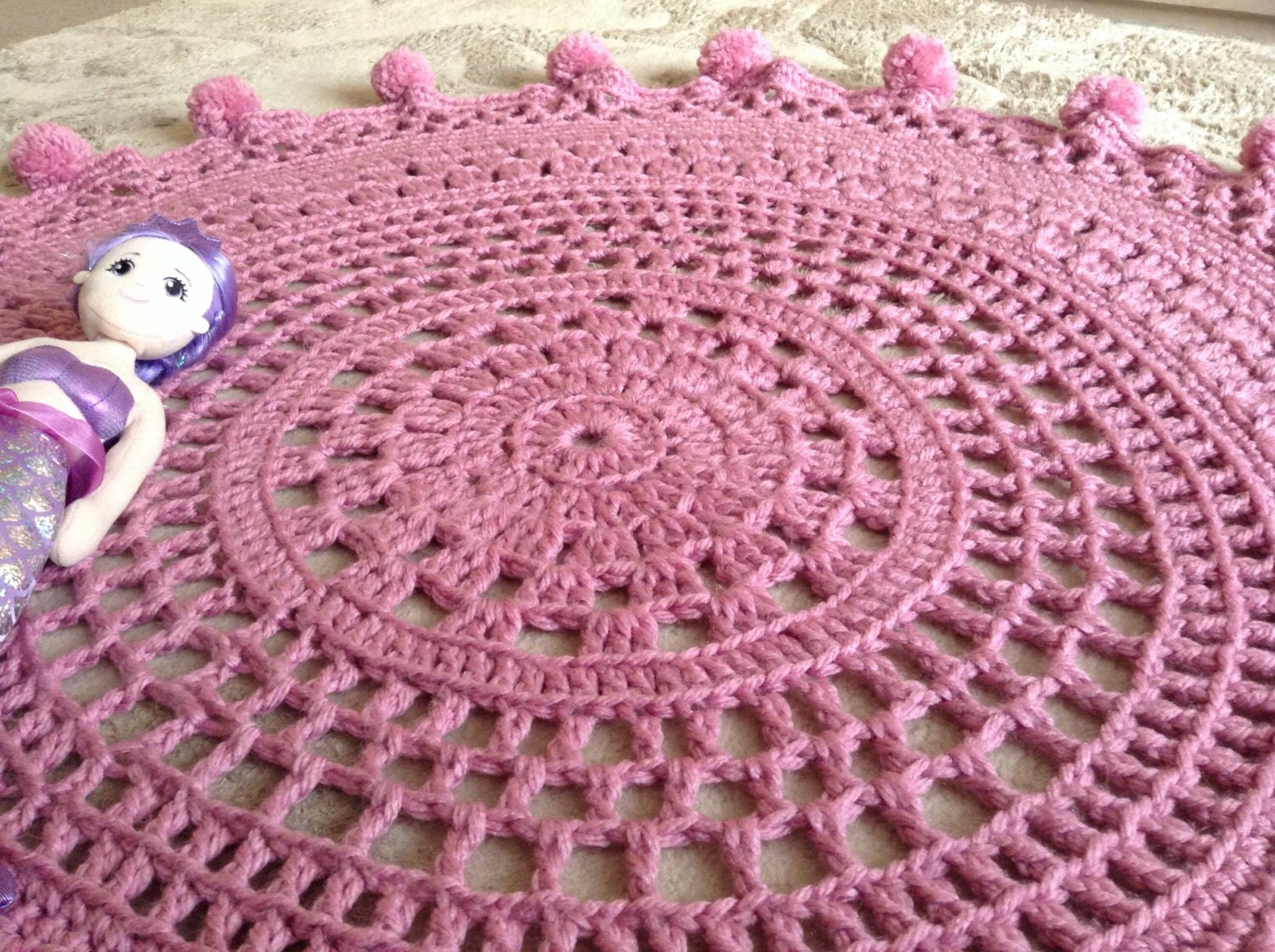 Pom Pom Rug. Nursery Rug. Playmat. Circle Rug. Nursery Rug.