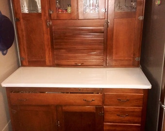 Vintage Deluxe Model "Hoosier Hutch" kitchen pantry cabinet by Coppes in MINT condition!