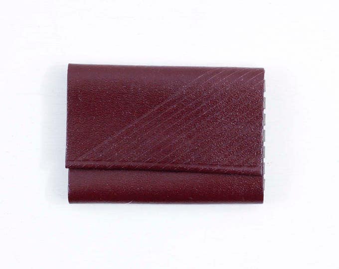 Leather key wallet, burgundy key holder, vintage key chain for 6 keys, key hooks in dark red genuine leather, made in Canada