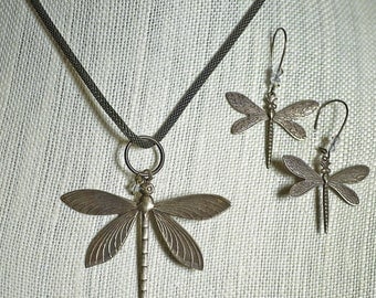 Dragonfly Necklace Earrings set with mesh chain