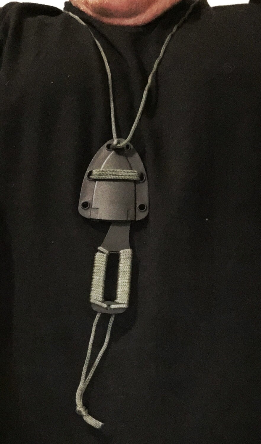 Outdoor / Survival Neck Knife with paracord lanyard and snap