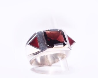 Silver and Garnet ring