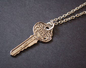 Sherlock Holmes 221B Baker street key necklace