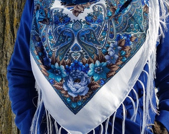 Russian shawl | Ukrainian scarf | babushka head scarf | big boho hippie scarf | bohemian | tablecloth | chale russe, fringes