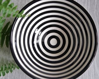 Black and White Stripe Bowl - Medium