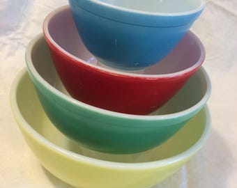 Vintage Retro Pyrex Primary Color Mixing Bowls / Set of 4 Nesting Bowls / 401 402 403 404 / Yellow Green Red Blue / 1950s Kitchen