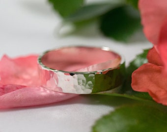 White Gold Wedding Band: A large 5mm wide 9ct white gold wedding band