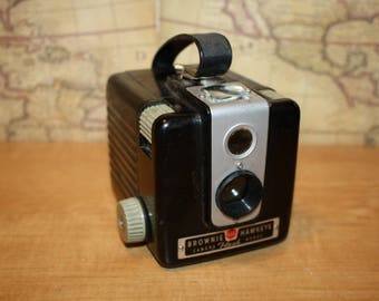 Vintage camera Kodak Brownie Hawkeye flash model - item #2463