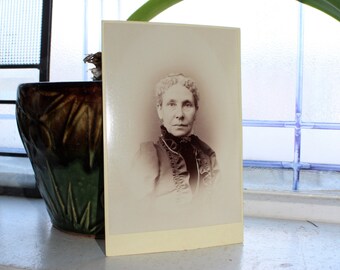 Antique Photograph Victorian Woman 1800s Cabinet Card