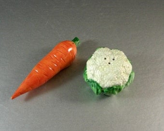 Fitz and Floyd Vegetable Garden Salt Pepper Shaker Set / Carrot Cauliflower / 1991