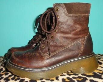 Vintage Dr Martens Boots US Men's 5 US Women's 6 UK Men's 4 brown leather docs Dr Martins punk goth gothic grunge hipster rocker zipper