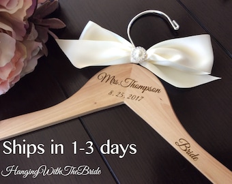 Wedding dress hanger, Wooden Engraved HangerCustom Bridal Hangers,Bridesmaids gift, Wedding hangers with names,Custom made hangers