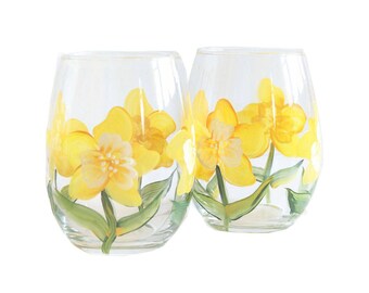 Yellow and White Flowers Daffodil Stemless Wine Glasses - Set of 2- Hand Painted wine glasses- Mothers Day Gifts- Daffodil glasses