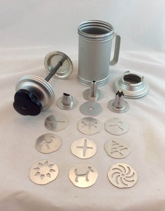 Vintage Mirro Aluminum Cookie Press /Spritz Cookie Press