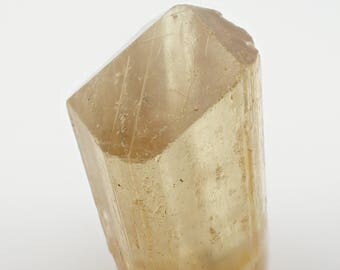 Scapolite crystal from Madagascar - 8.5gm / 26mm x 13mm x 11mm (B230)