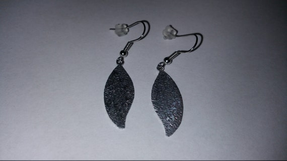 Leaf textured earrings, gifts for her, women jewelry, textured earrings, hammered jewelry, silver earrings, gift ideas, hammered earrings